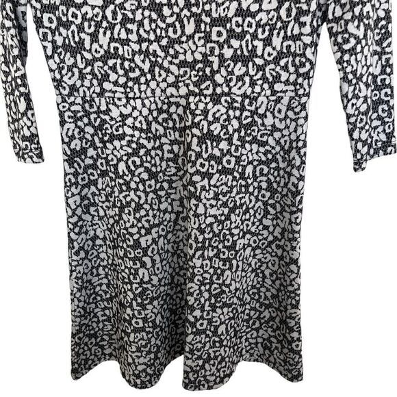 Loft Black/White Animal Print 3/4 Sleeve Knit Fit & Flare Dress Size 6P - Picture 4 of 9